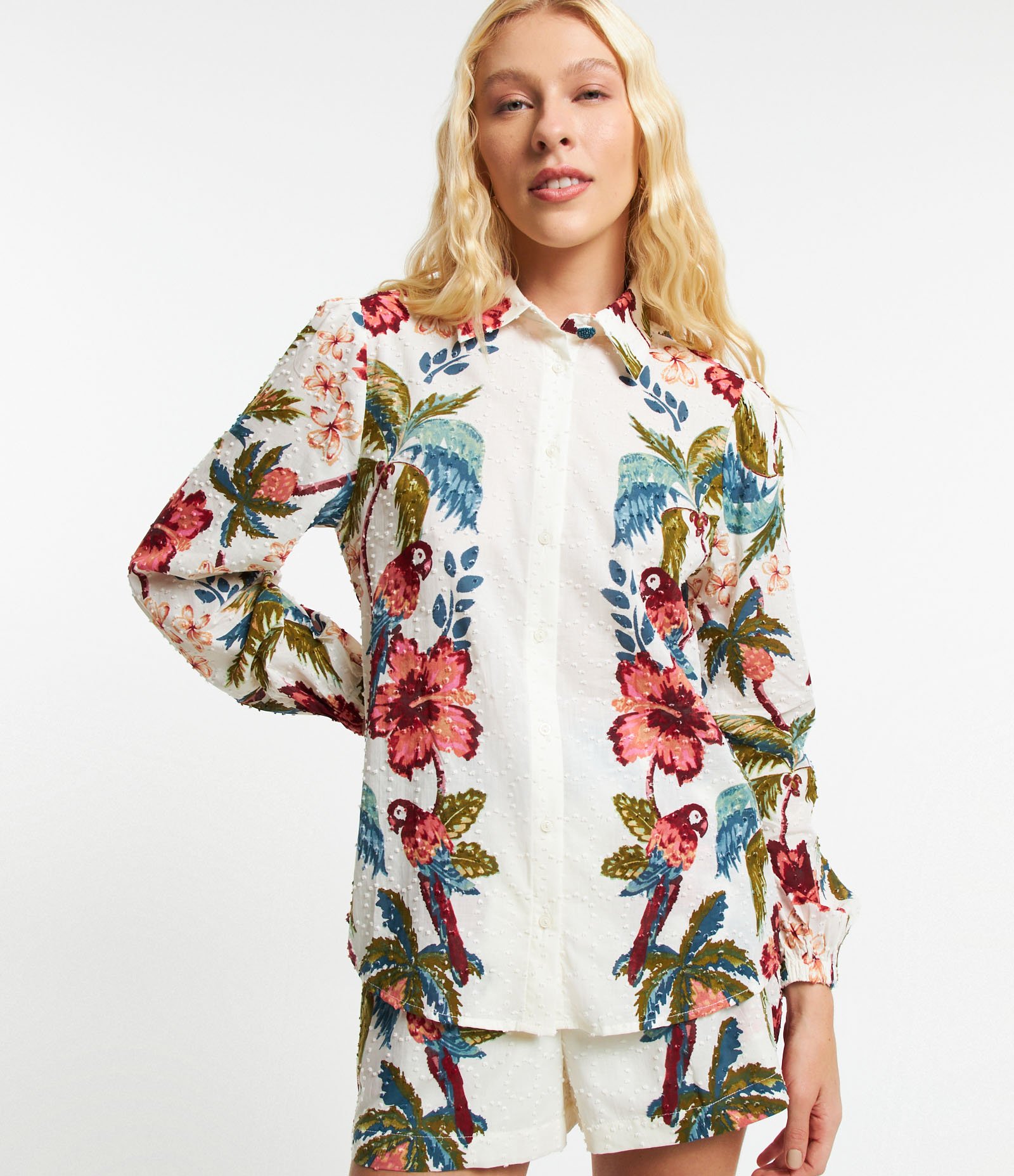 Camisa Alongada em Cambraia com Estampa Floral Bege 5