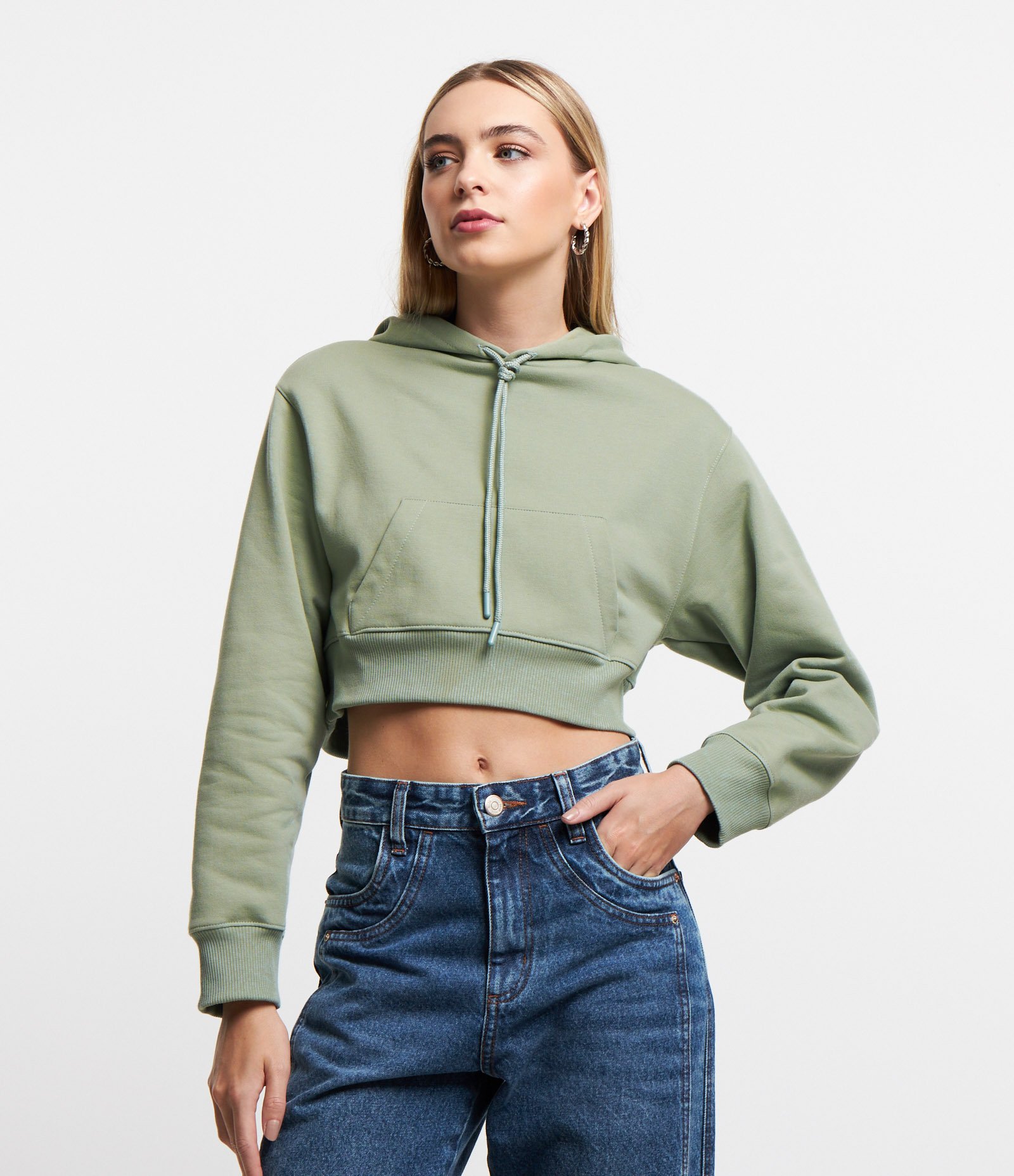Blusão Cropped em Moletom com Forro Fleece e Capuz Verde 1
