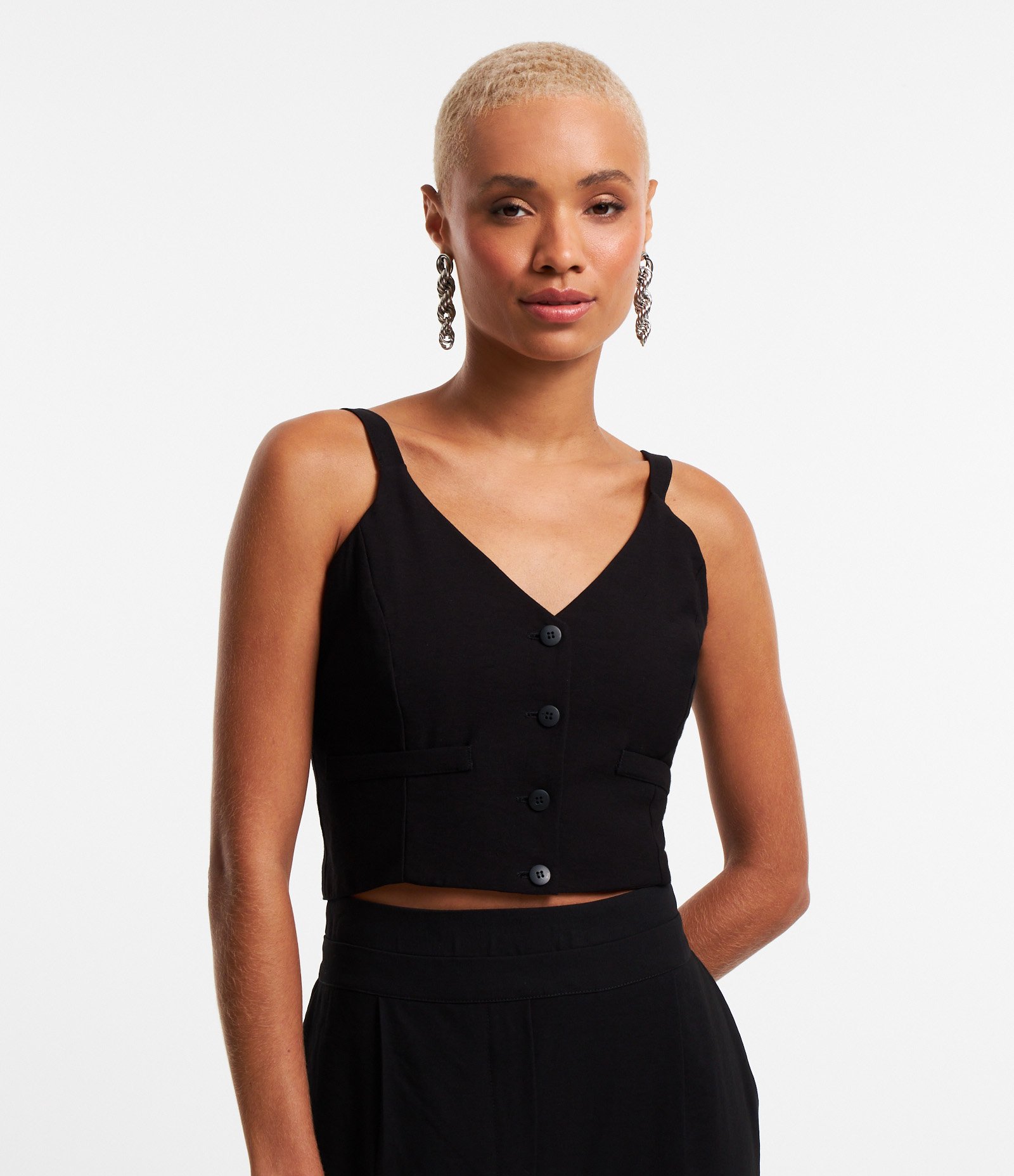 Blusa de Alça Cropped em Alfaiataria com Botões e Bolsos Preto 1