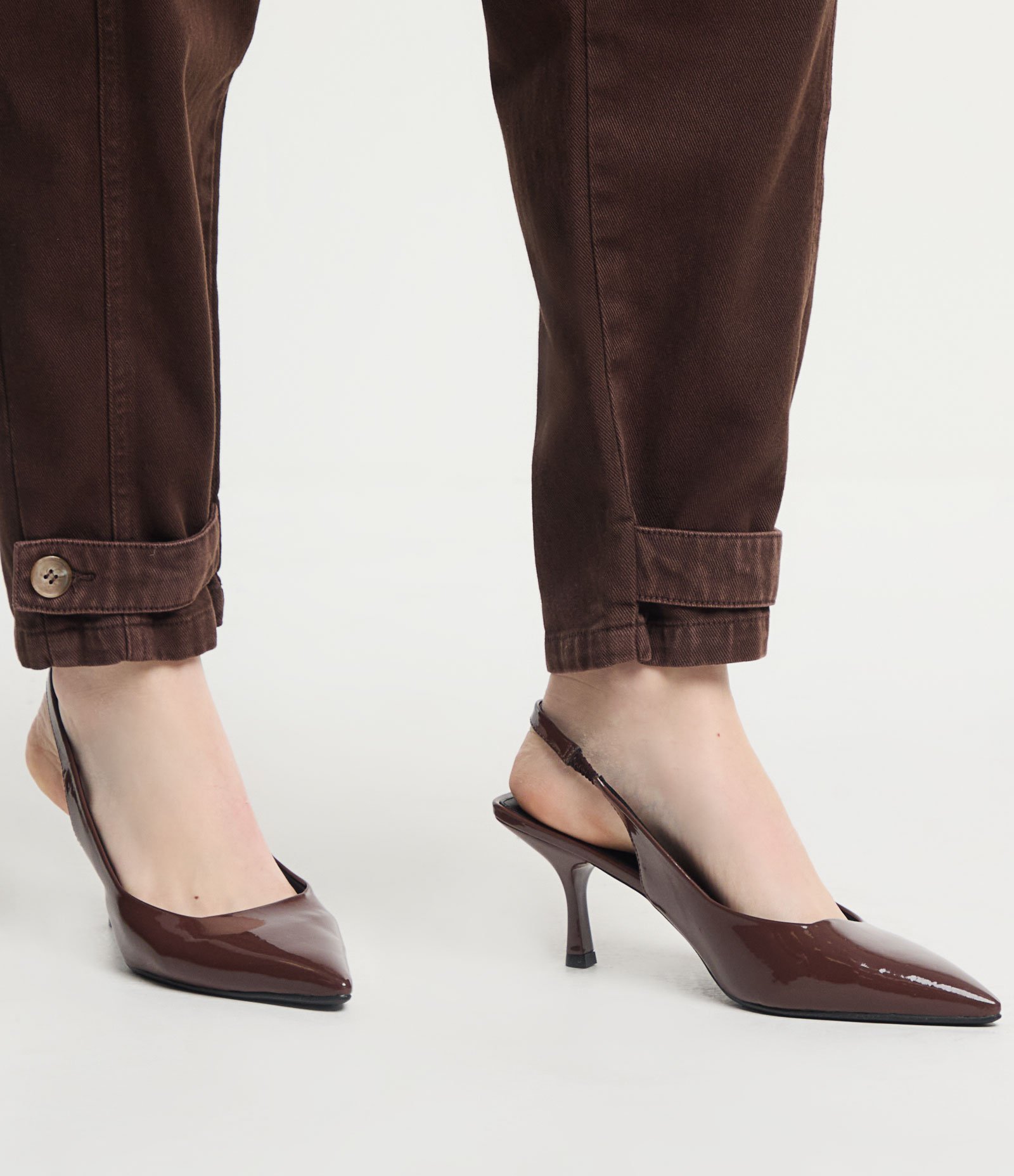 Sapato Scarpin Slingback com Salto Fino 2