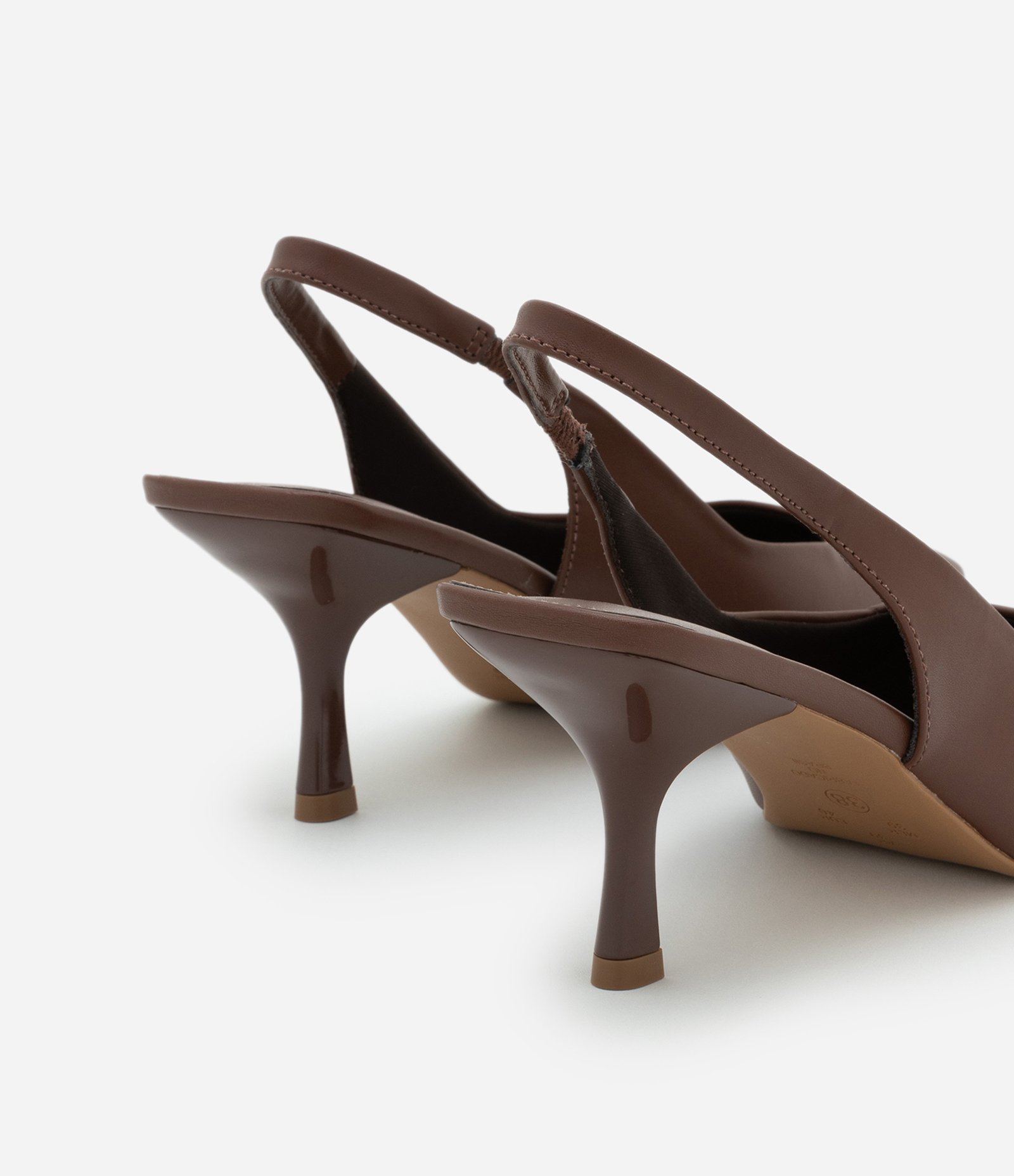 Sapato Scarpin Slingback com Salto Fino 4