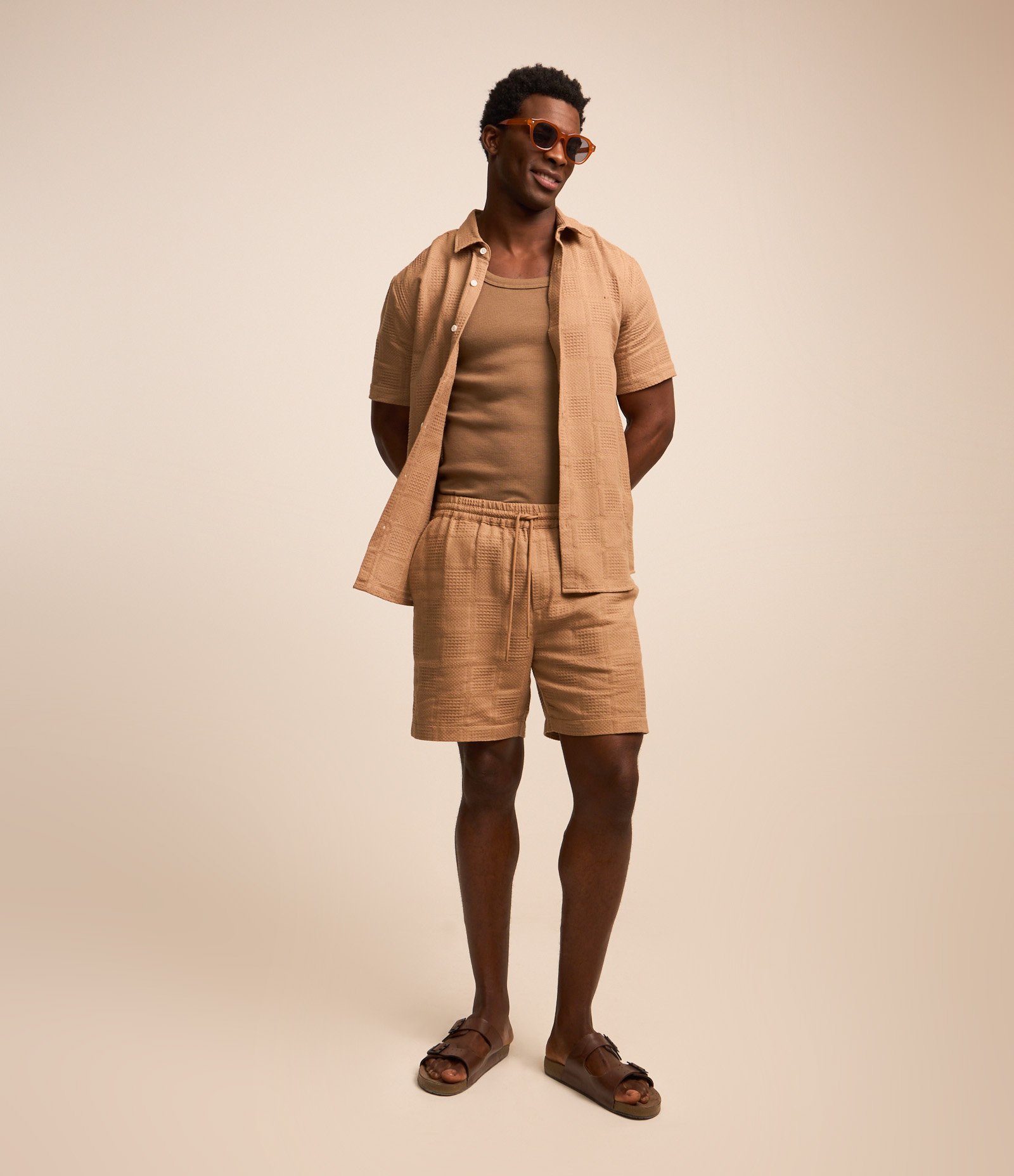 Bermuda em Algodão com Textura Xadrez Marrom 1