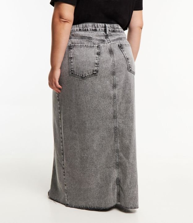 Saia Longa em Jeans Marmorizado com Fenda Frontal Curve & Plus Size Cinza 3