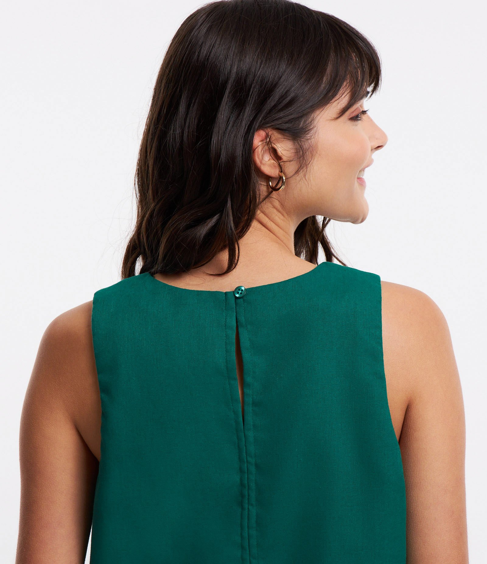 Blusa Cropped sem Manga em Linho com Abertura Gota nas Costas Verde 5