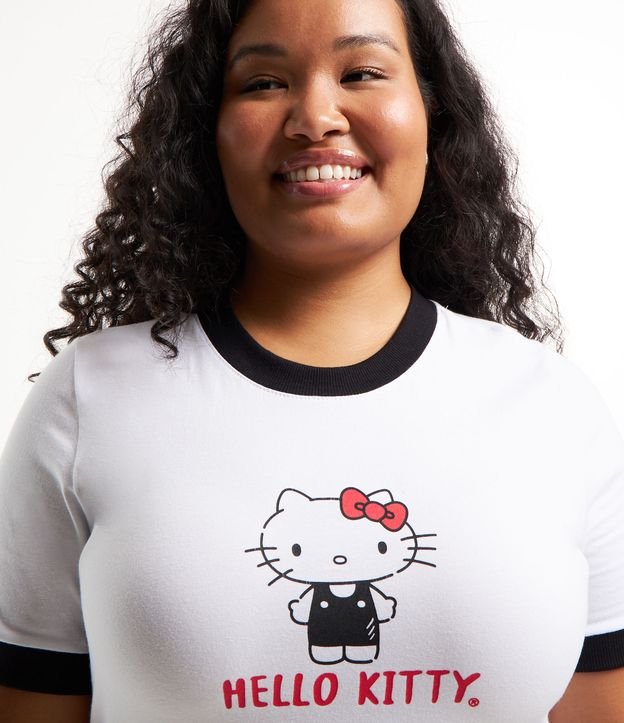 Blusa Cropped em Meia Malha com Estampa Hello Kitty Curve & Plus Size Branco Neve 4