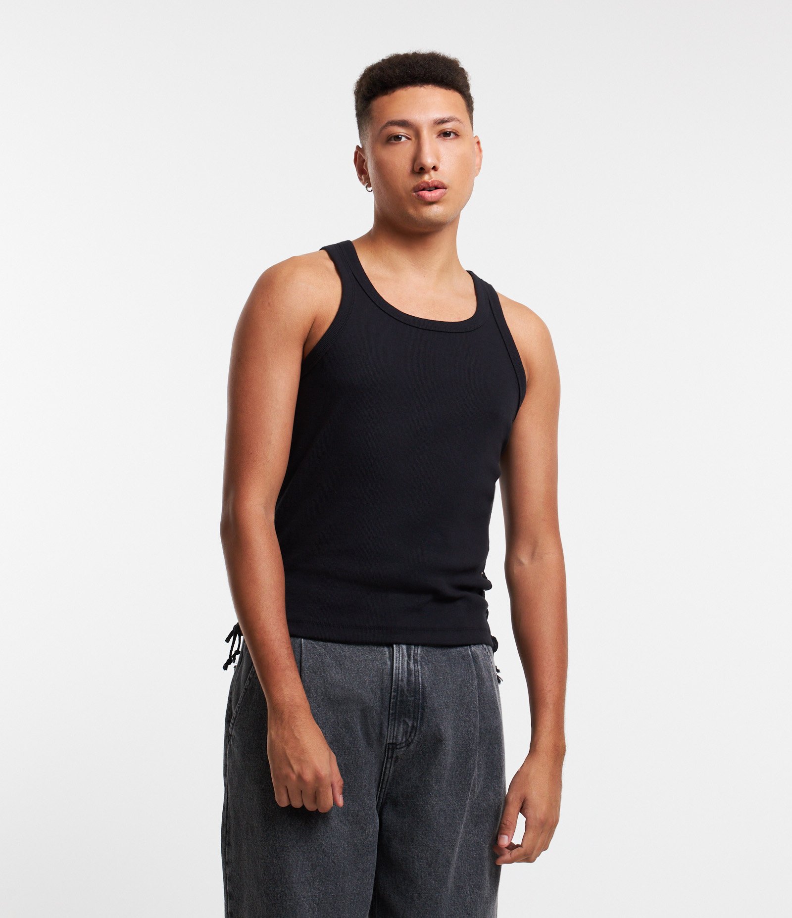 Regata Curta em Ribana com Amarração nas Laterais Preto 1