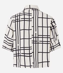 Camisa em Crepe com Abotoamento e Estampa Grid