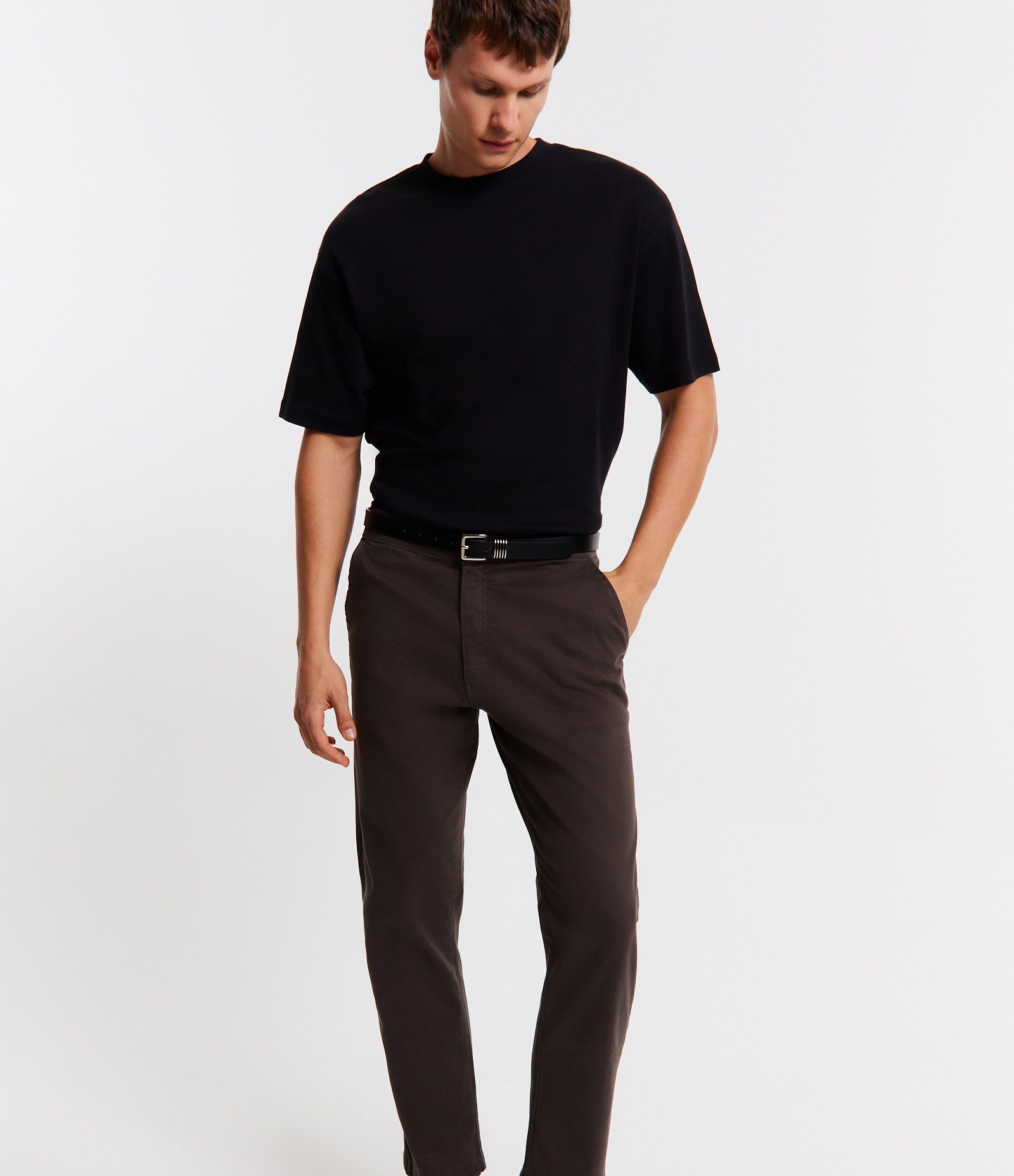 Calça Slim em Sarja com Bolsos Cinza Chumbo 2