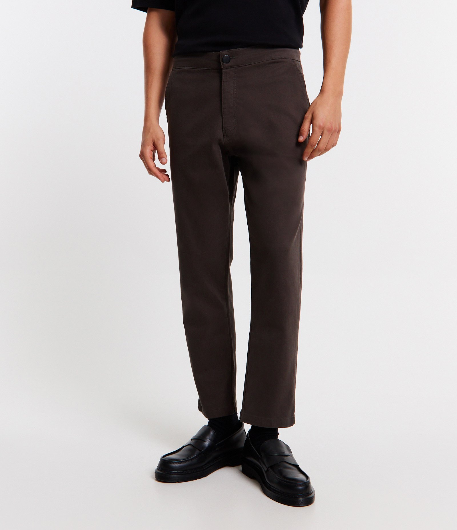 Calça Slim em Sarja com Bolsos Cinza Chumbo 3