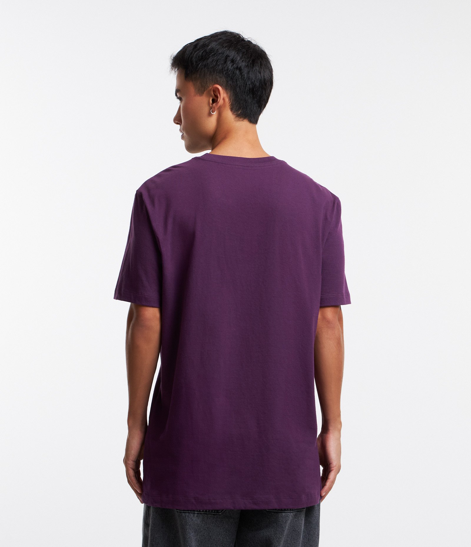 Camiseta Comfort em Algodão Estampa Dystopia Roxo 3