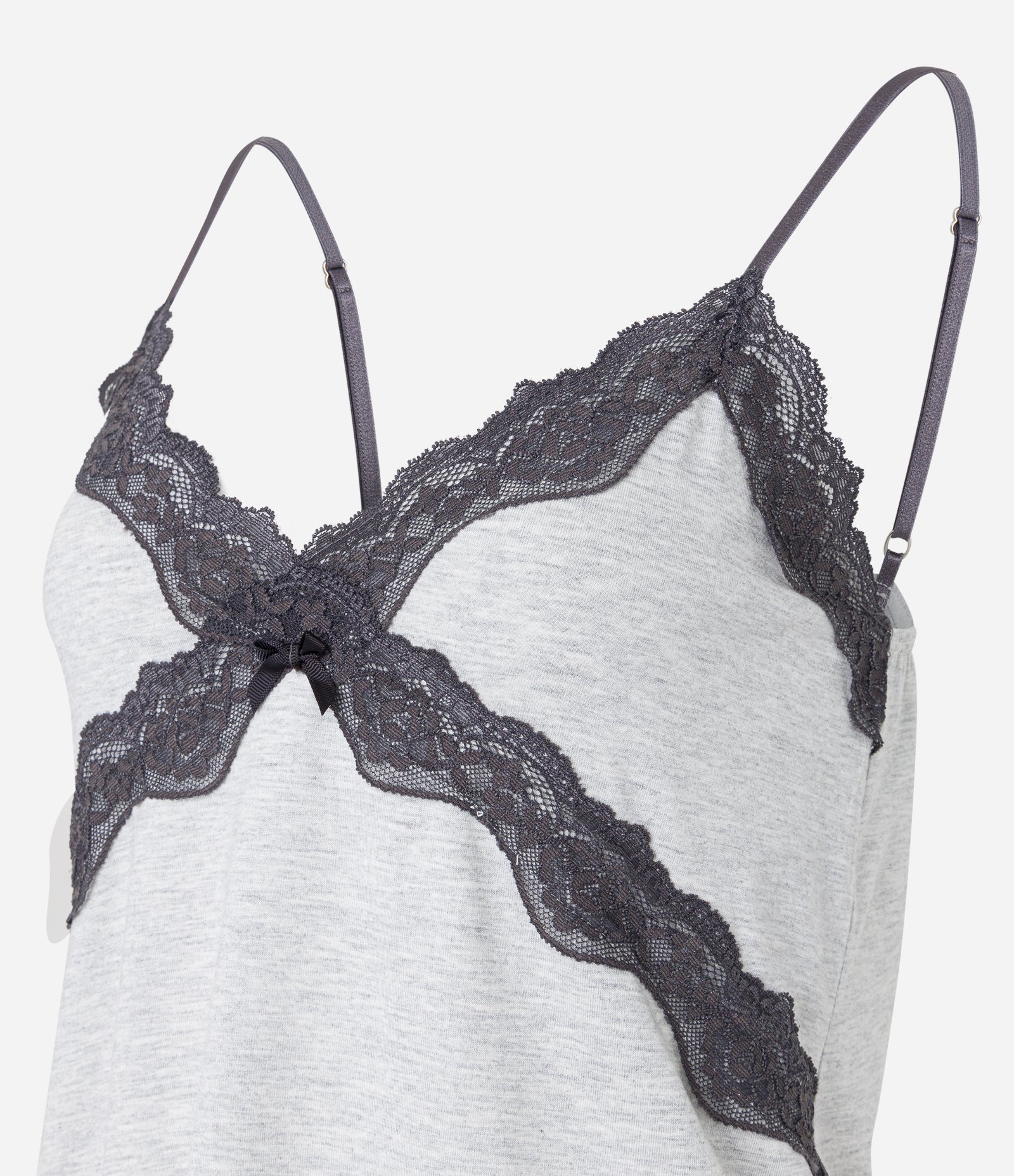 Pijama Short Doll em Viscolycra com Detalhe em Renda Cruzada Cinza 7