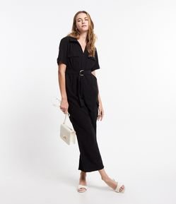 Macacão Utilitário em Viscose com Fechamento em Zíper Frontal