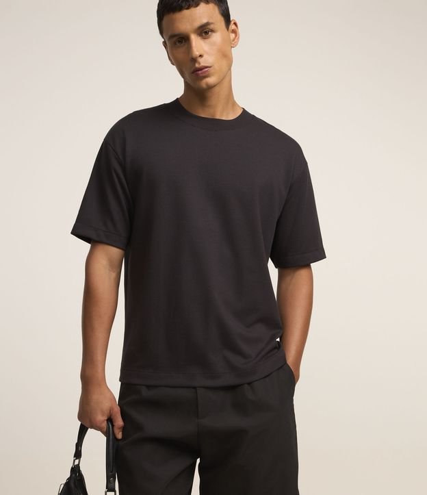 Camiseta Boxy com Gola Larga