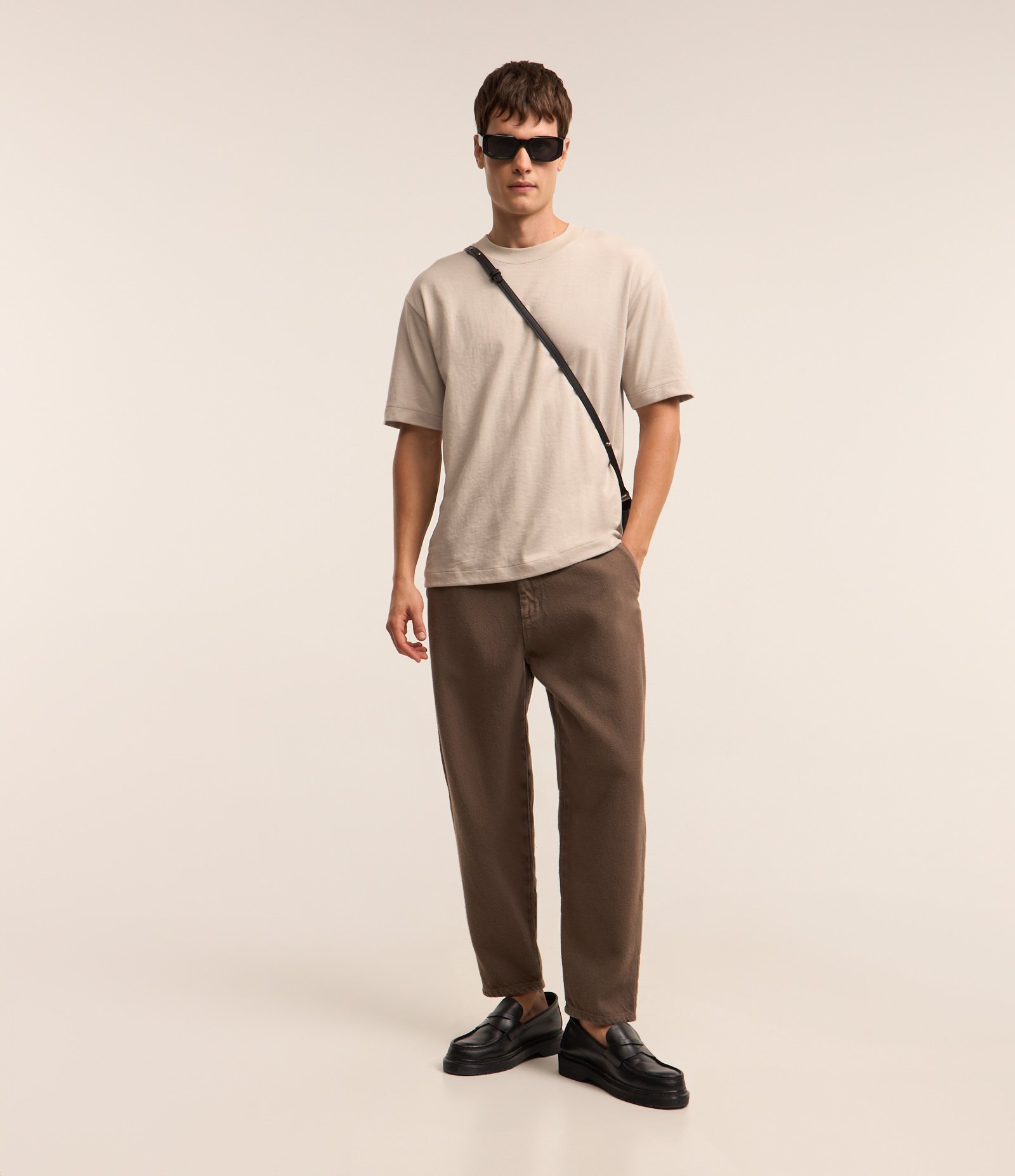 Camiseta Boxy em Suedine com Gola Larga Cinza 3