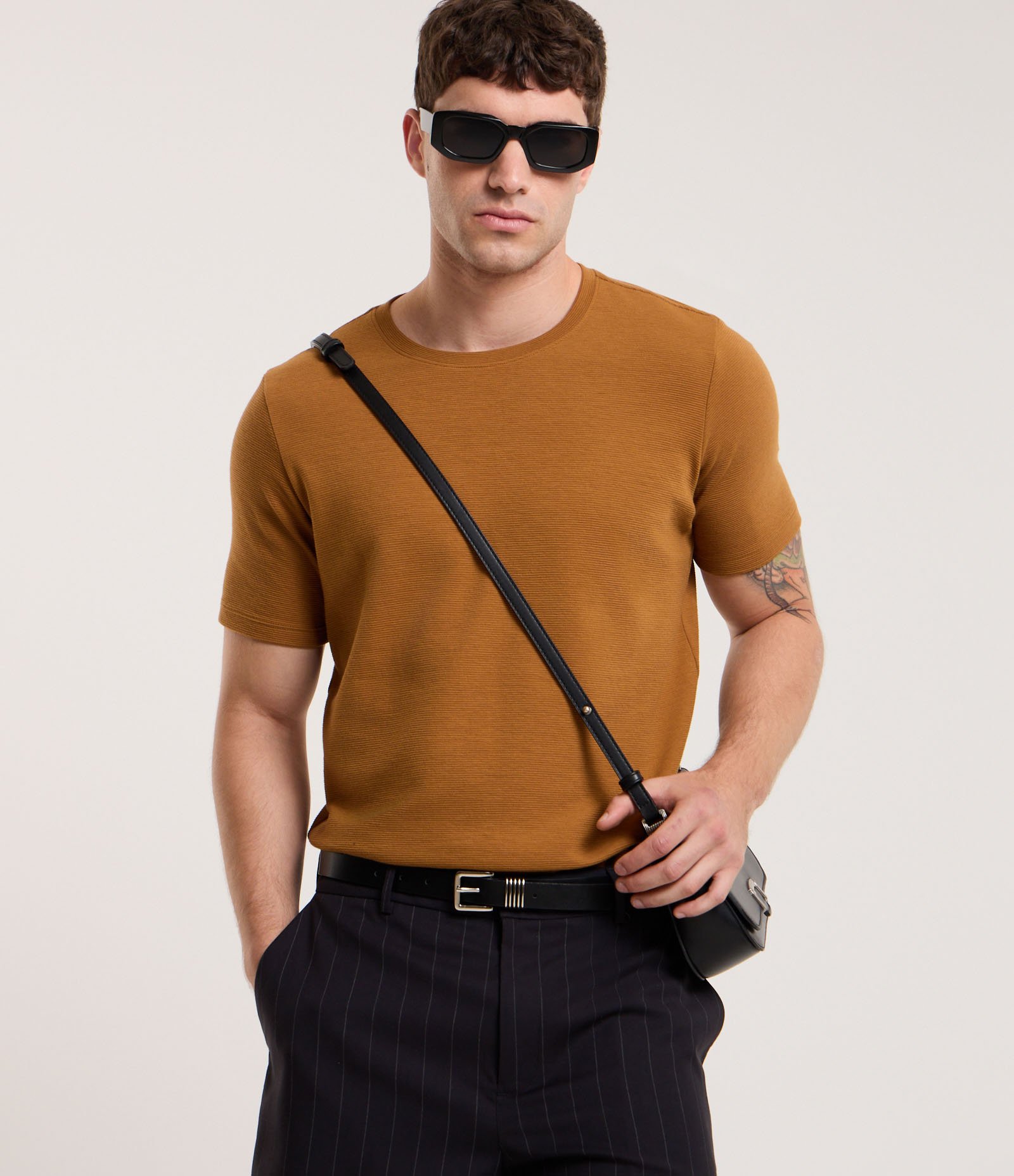 Camiseta Slim em Algodão Peruano com Textura Canelada Amarelo Queimado 1