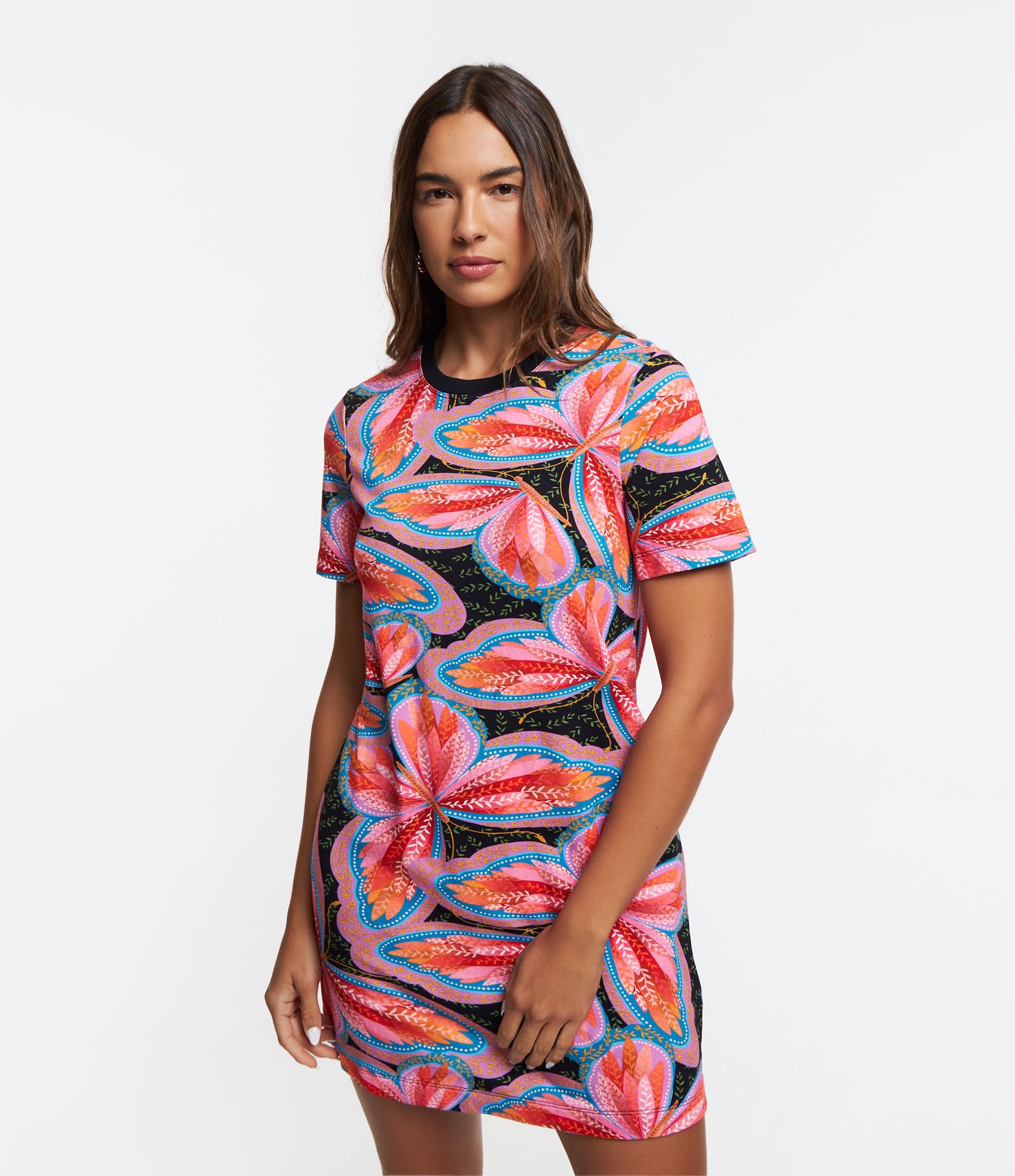 Vestido T-shirt Curto em Viscose com Estampa de Borboletas Preto 1