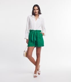 Bermuda Clochard em Sarja com Amarração e Barra Dobrada