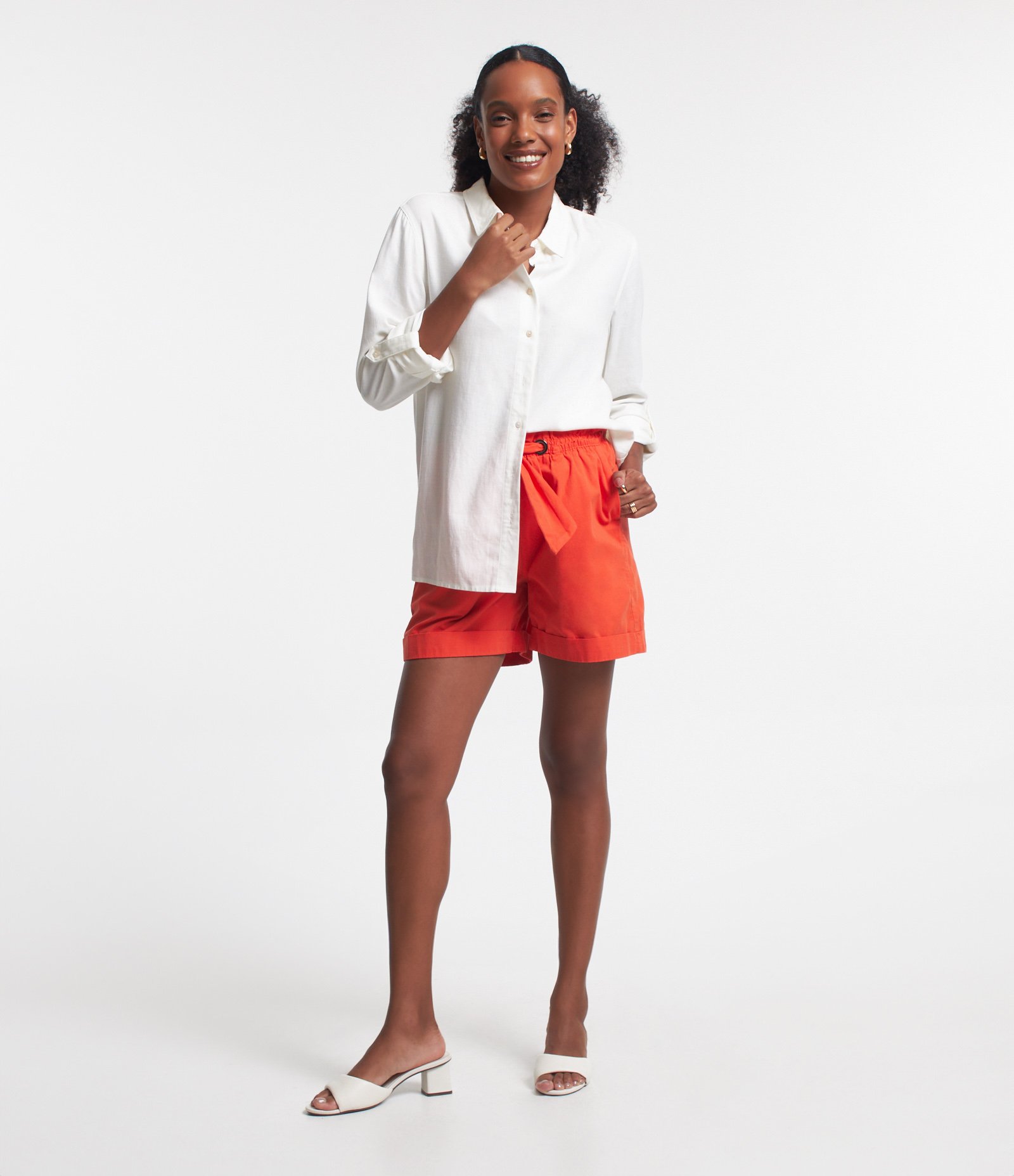 Bermuda Clochard em Sarja com Cinto Faixa e Bolsos Laranja 1