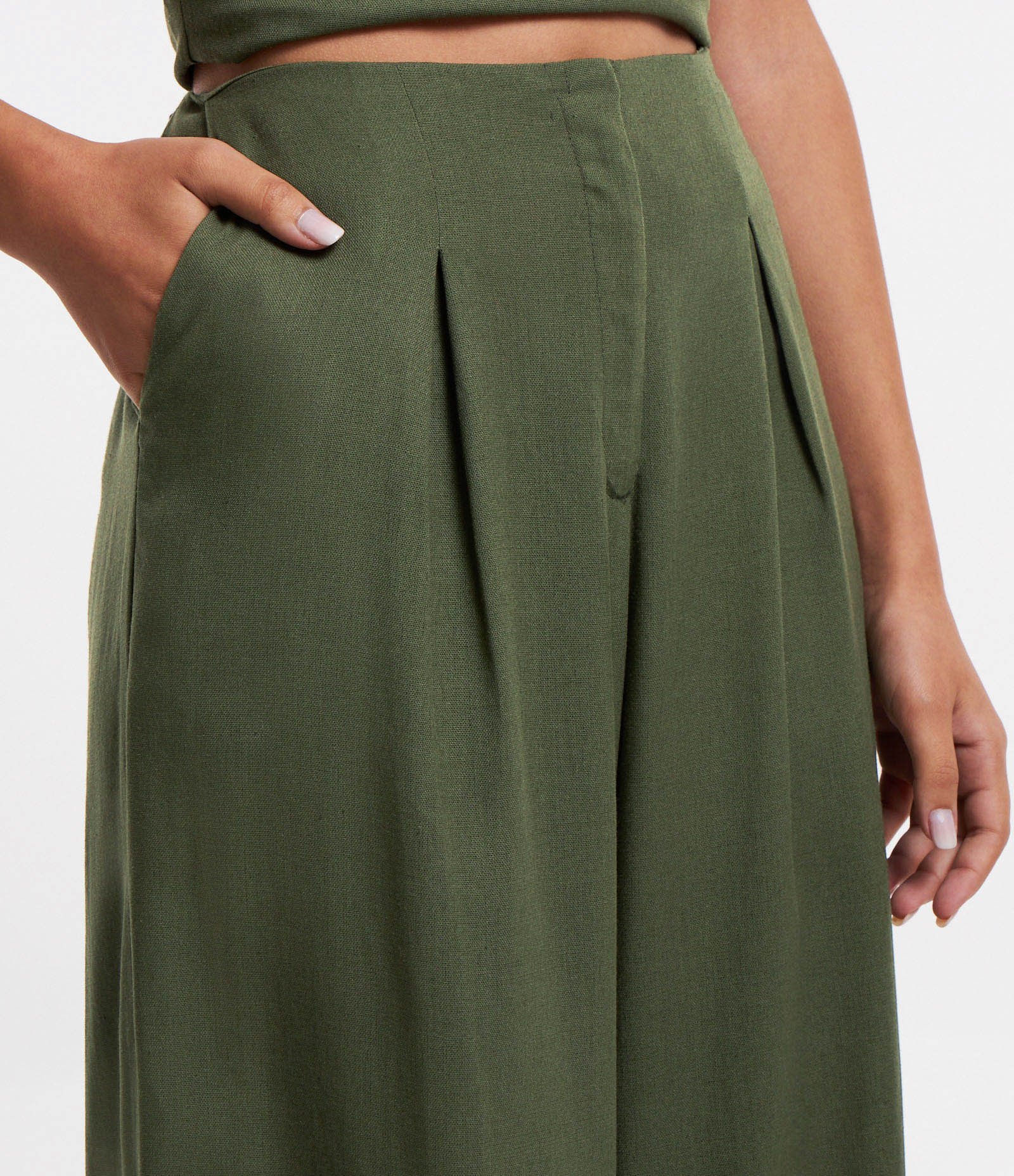 Calça Reta em Viscolinho com Pregas 3