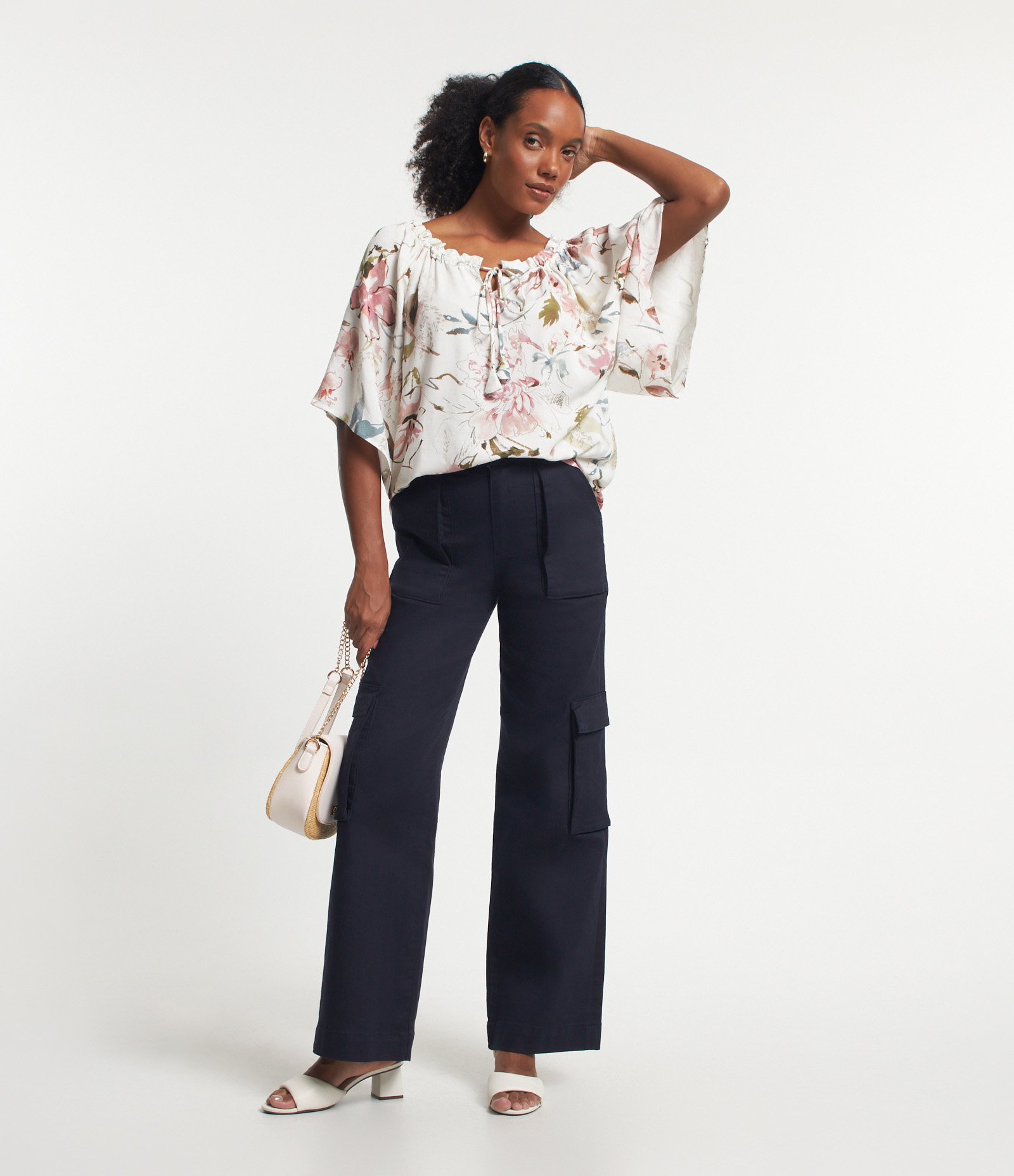 Blusa Ombro a Ombro em Viscolinho com Estampa Floral Off White 2
