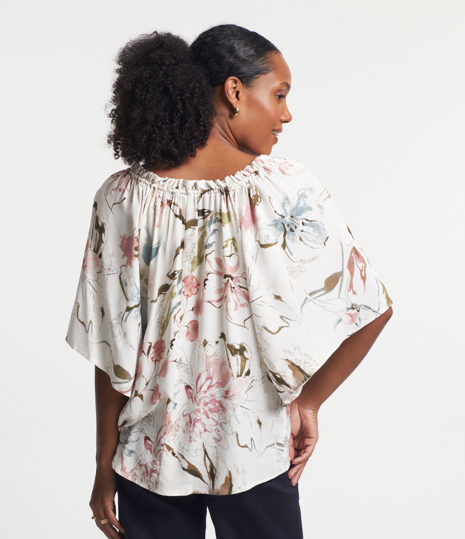 Blusa Ombro a Ombro em Viscolinho com Estampa Floral Off White 4