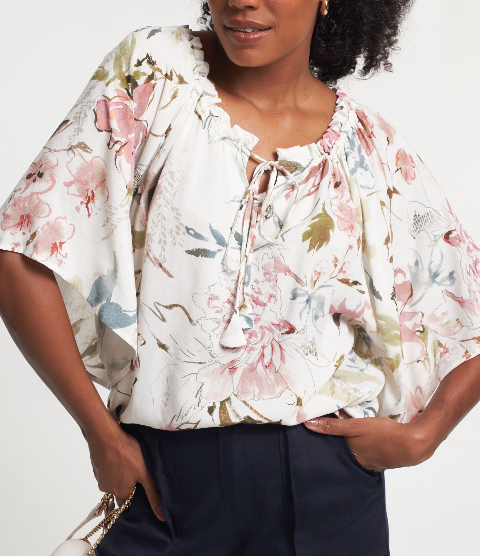 Blusa Ombro a Ombro em Viscolinho com Estampa Floral Off White 5