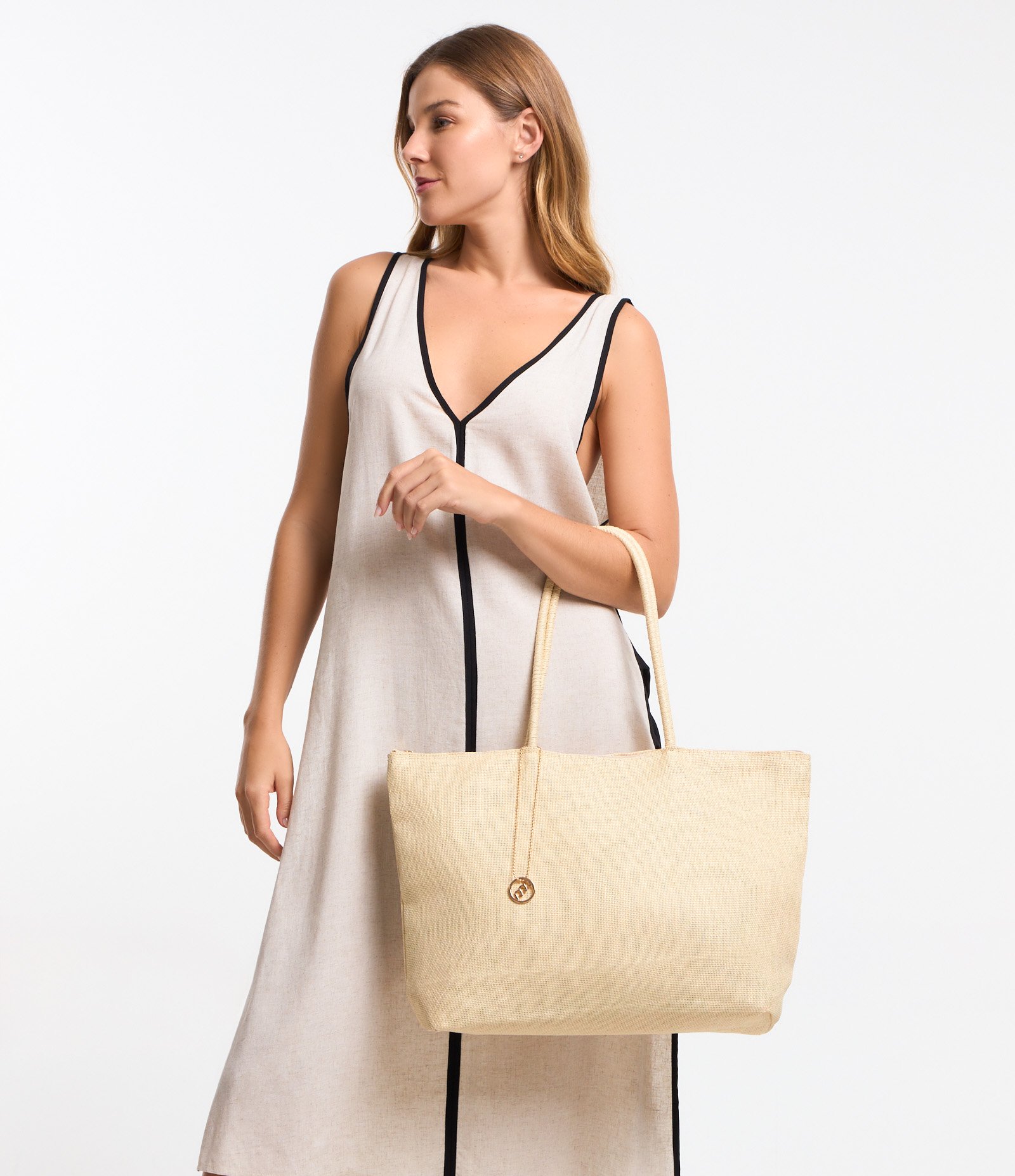 Bolsa de Praia Grande com Alças Finas e Nécessaire Bege 1