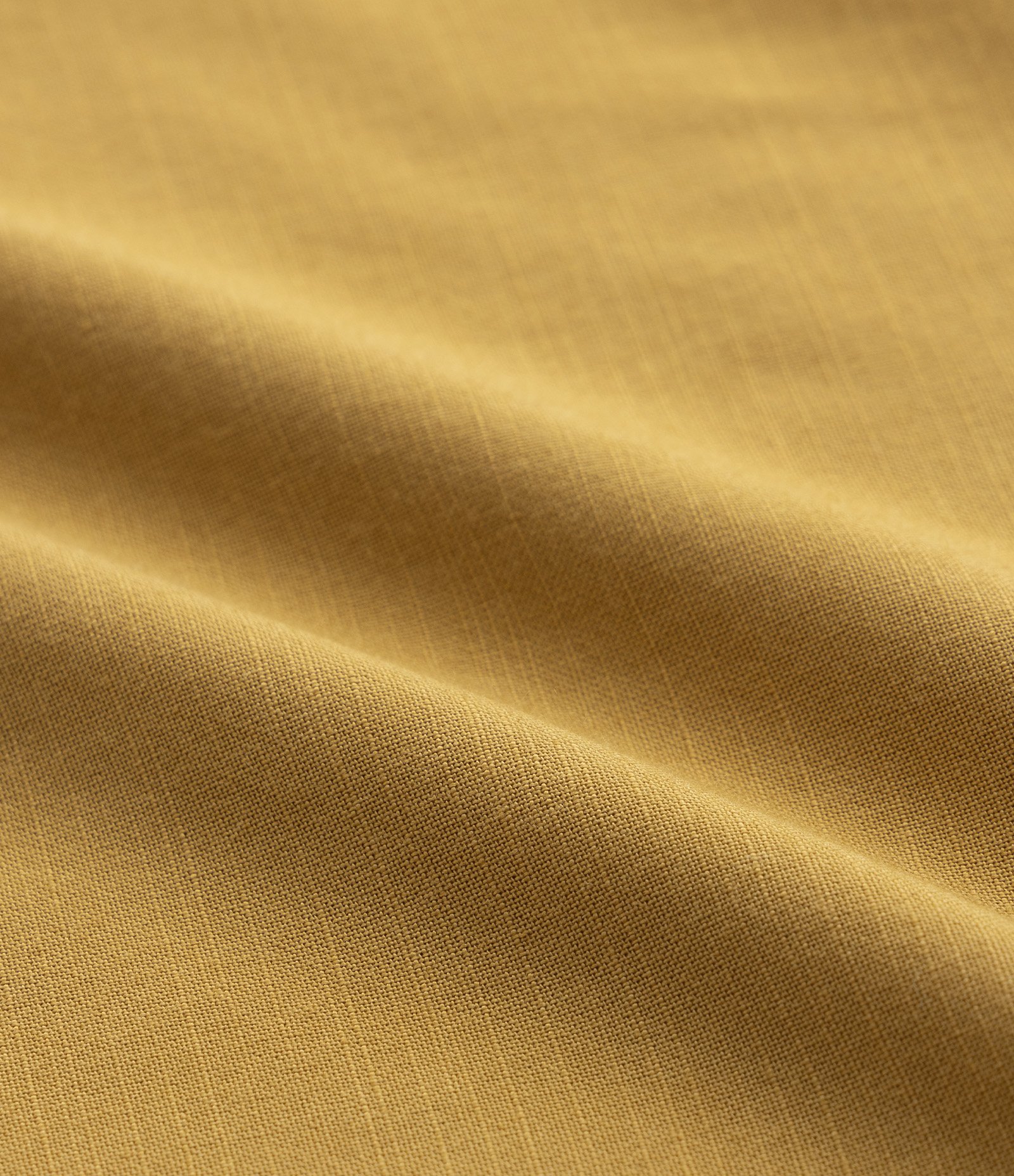 Blusa em Viscose com Meia Vista e Gola V Curve & Plus Size Amarelo 7