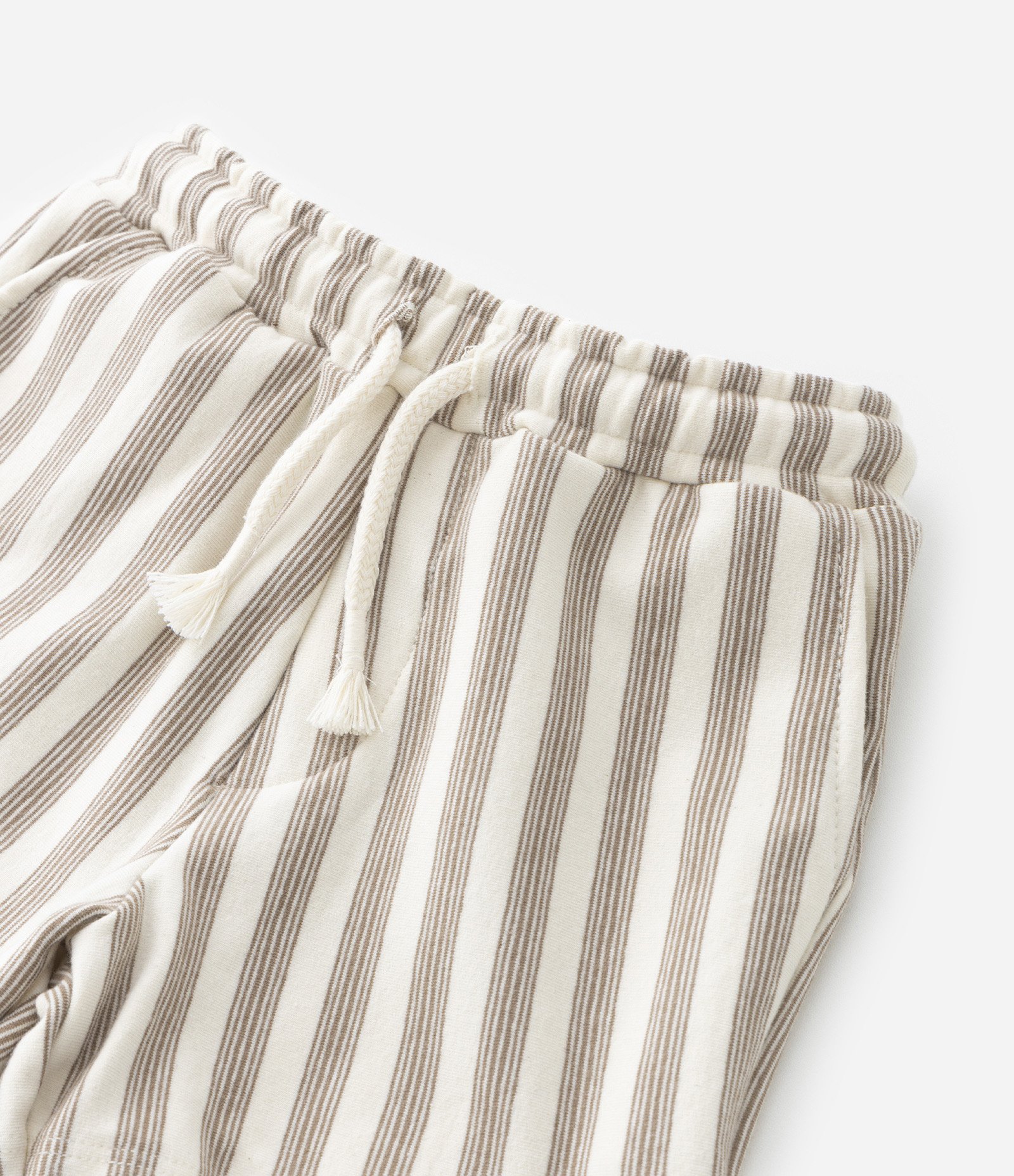 Bermuda Infantil Listrada com Cós Elástico - Tam 1 a 5 anos Bege 5