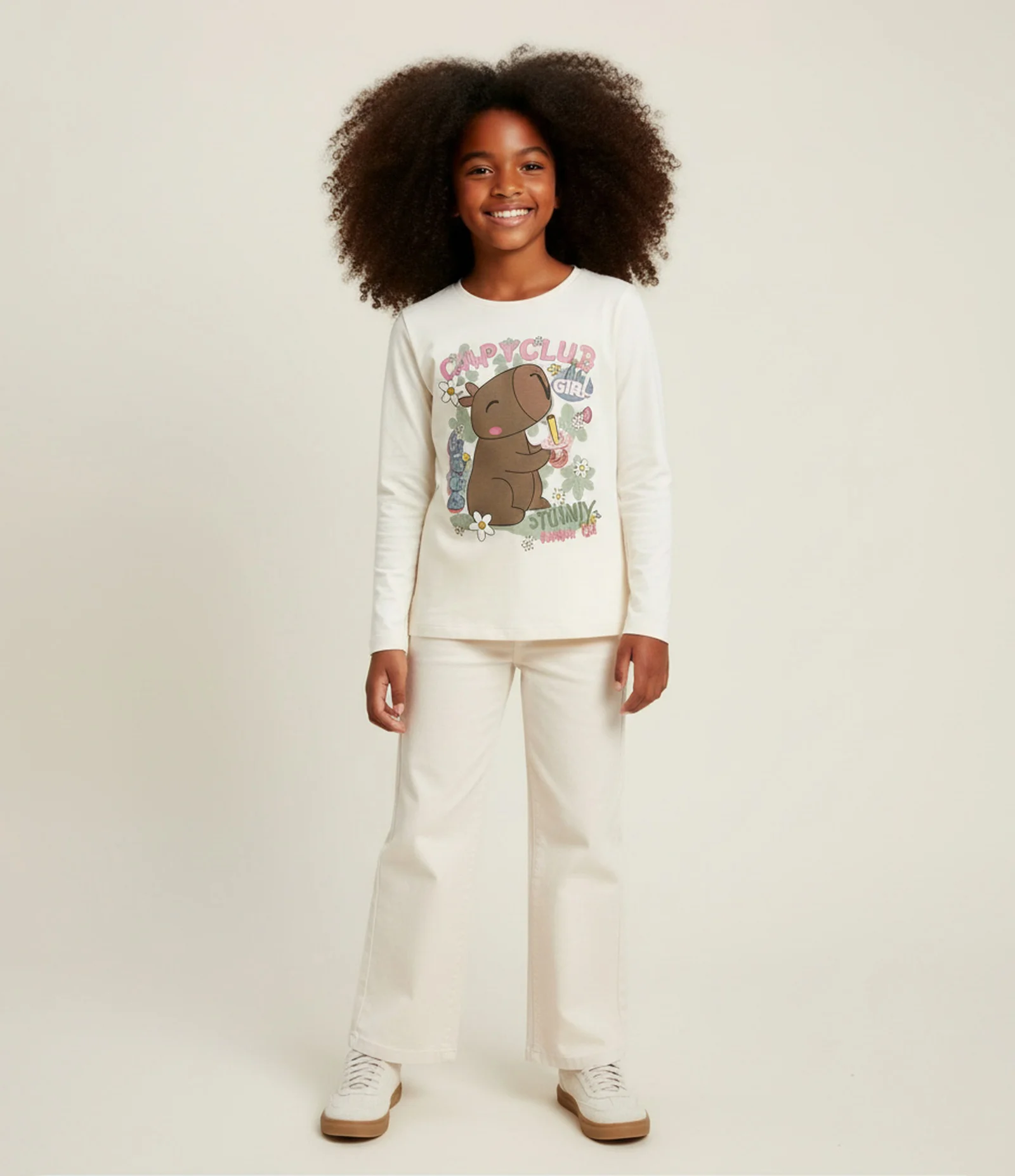 Camiseta Infantil com Estampa de Capivara - Tam 5 a 14 anos Bege 1