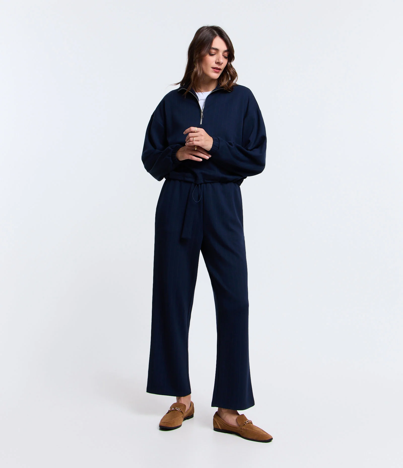 Blusa com Gola Alta e Fechamento em Zíper Azul Marinho 2