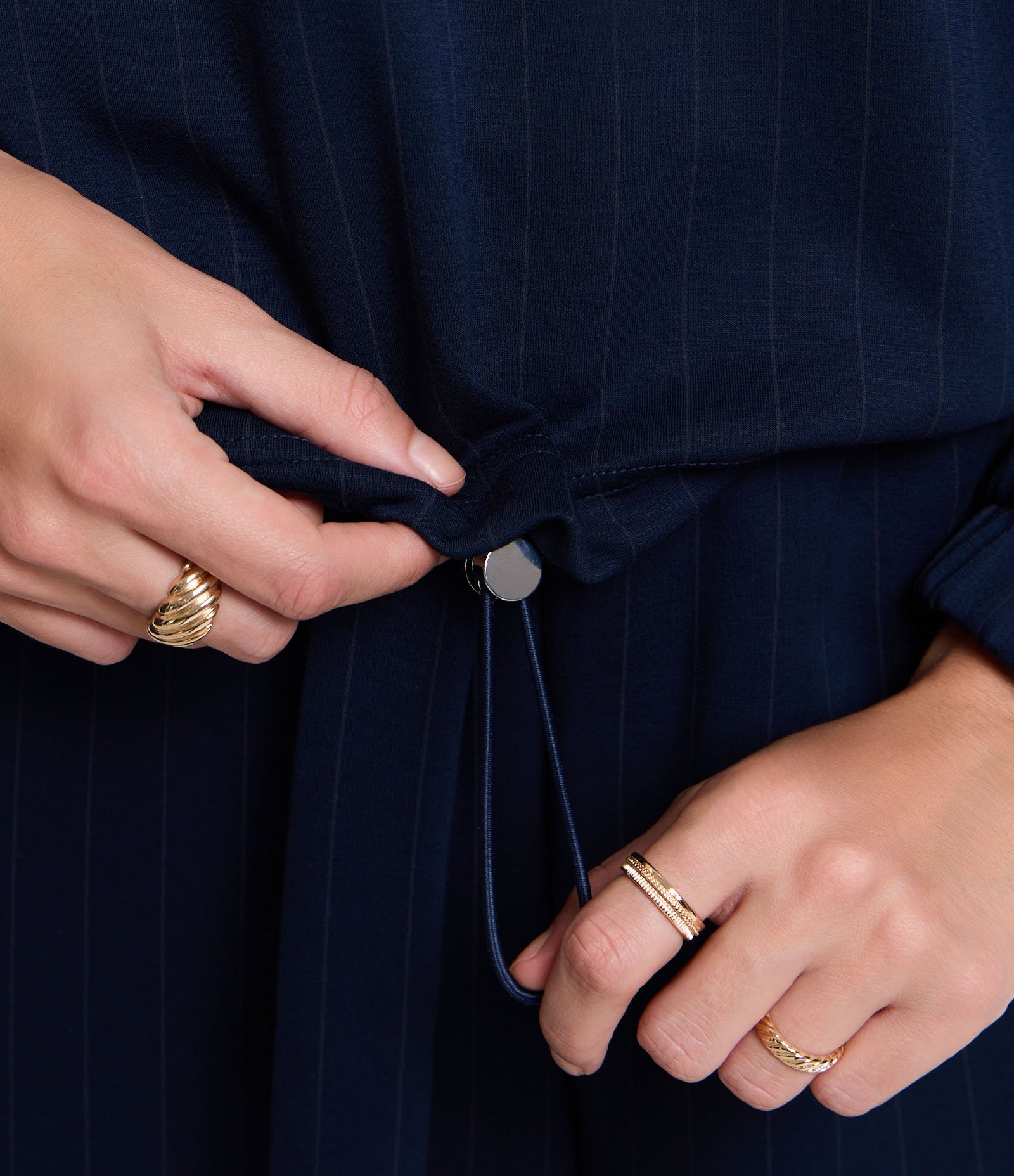 Blusa com Gola Alta e Fechamento em Zíper Azul Marinho 4