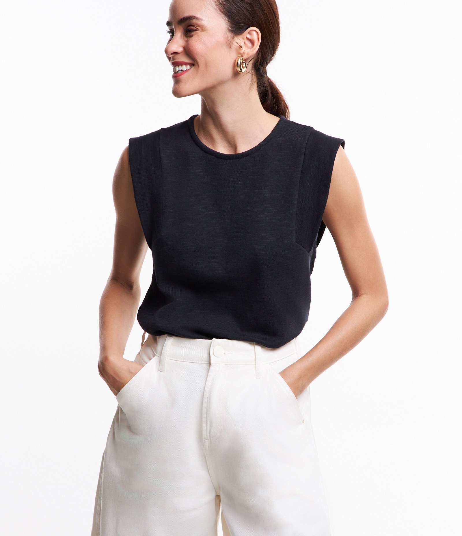 Blusa Muscle Tee com Ombros Largos e Superfície Texturizada Preto 2