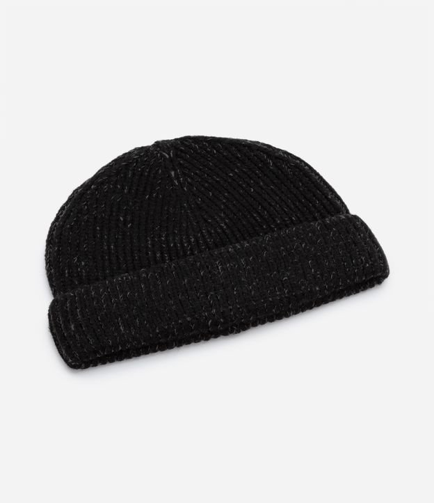 Gorro em Tricô com Textura Canelada