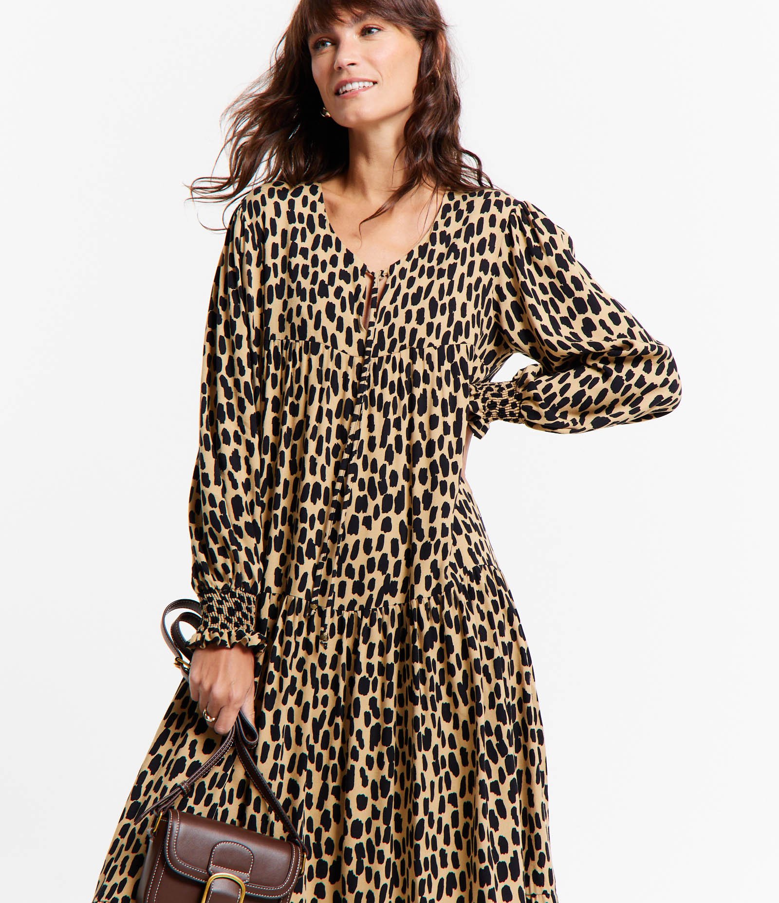 Vestido Midi em Viscose com Amarração e Estampa Animal Print Marrom 1