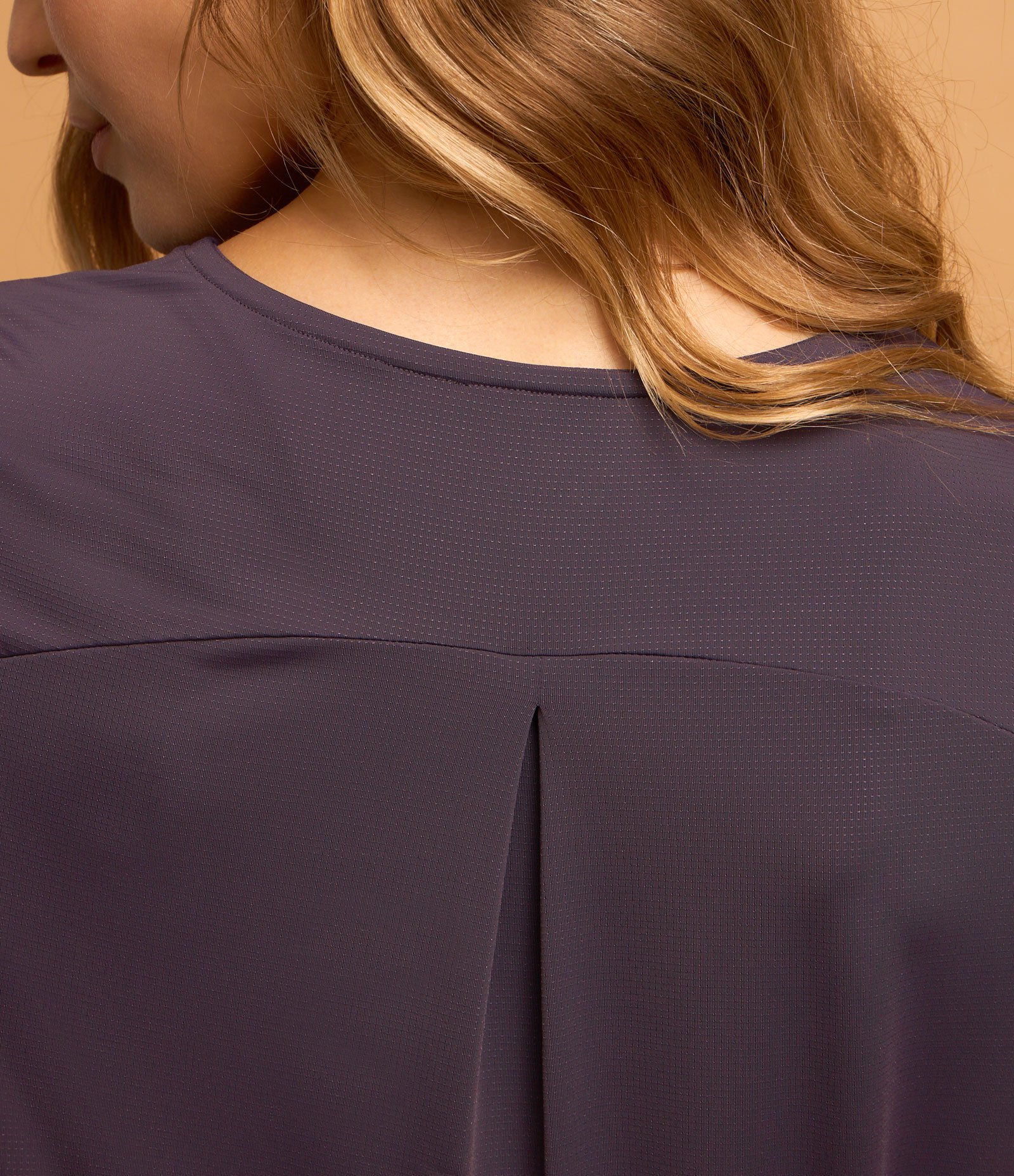 Camiseta Esportiva Regular Texturizada com Detalhe Refletivo Roxo Escuro 4