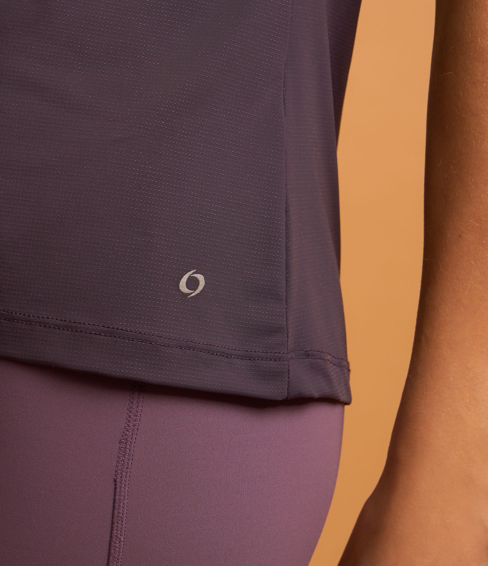 Camiseta Esportiva Regular Texturizada com Detalhe Refletivo Roxo Escuro 5