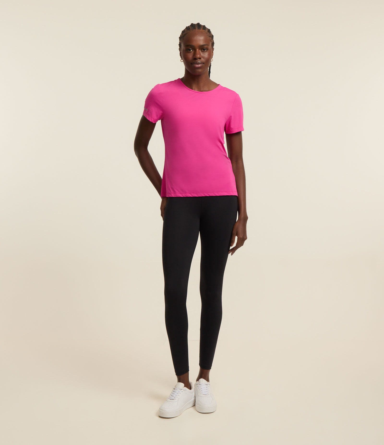 Camiseta Esportiva Regular Texturizada com Detalhe Refletivo Rosa 2