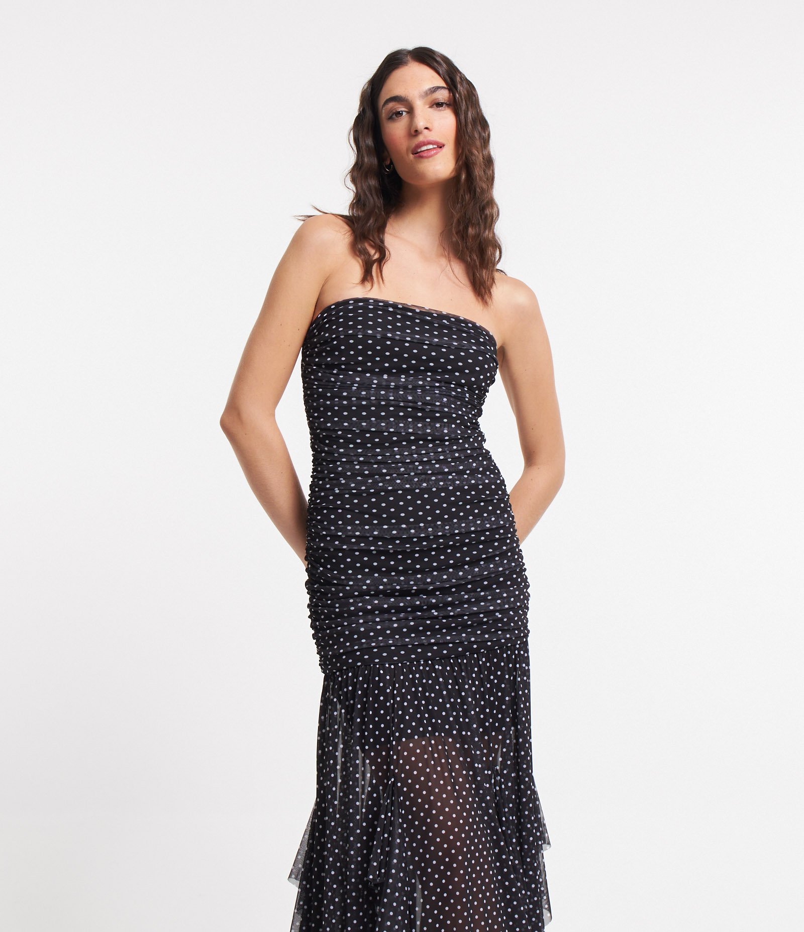 Vestido New Midi em Tule Poá com Drapeado e Babados Preto 2
