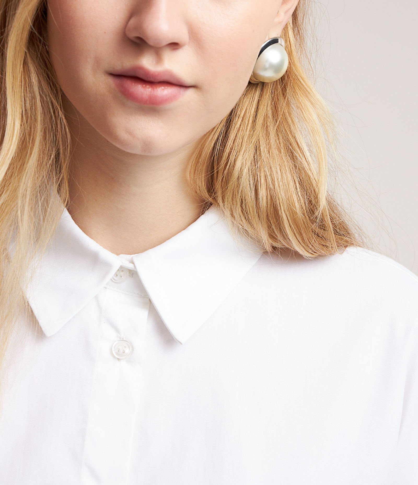 Camisa Cropped em Tricoline com Laços na Barra Branco Neve 4