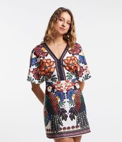 Vestido em Malha de Viscose com Decote Detalhado e Estampa Tropical