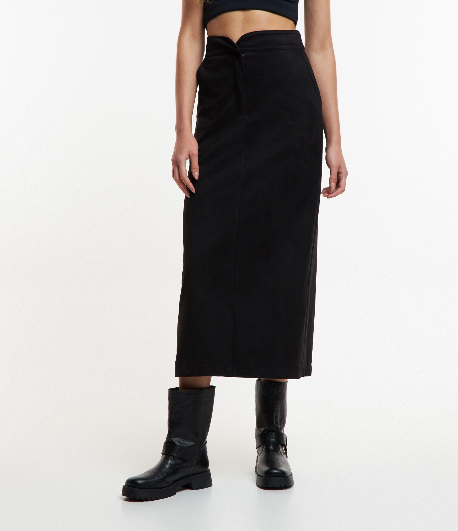 Saia New Midi em Suede com Cós Alfaiatado e Bolsos Preto 2