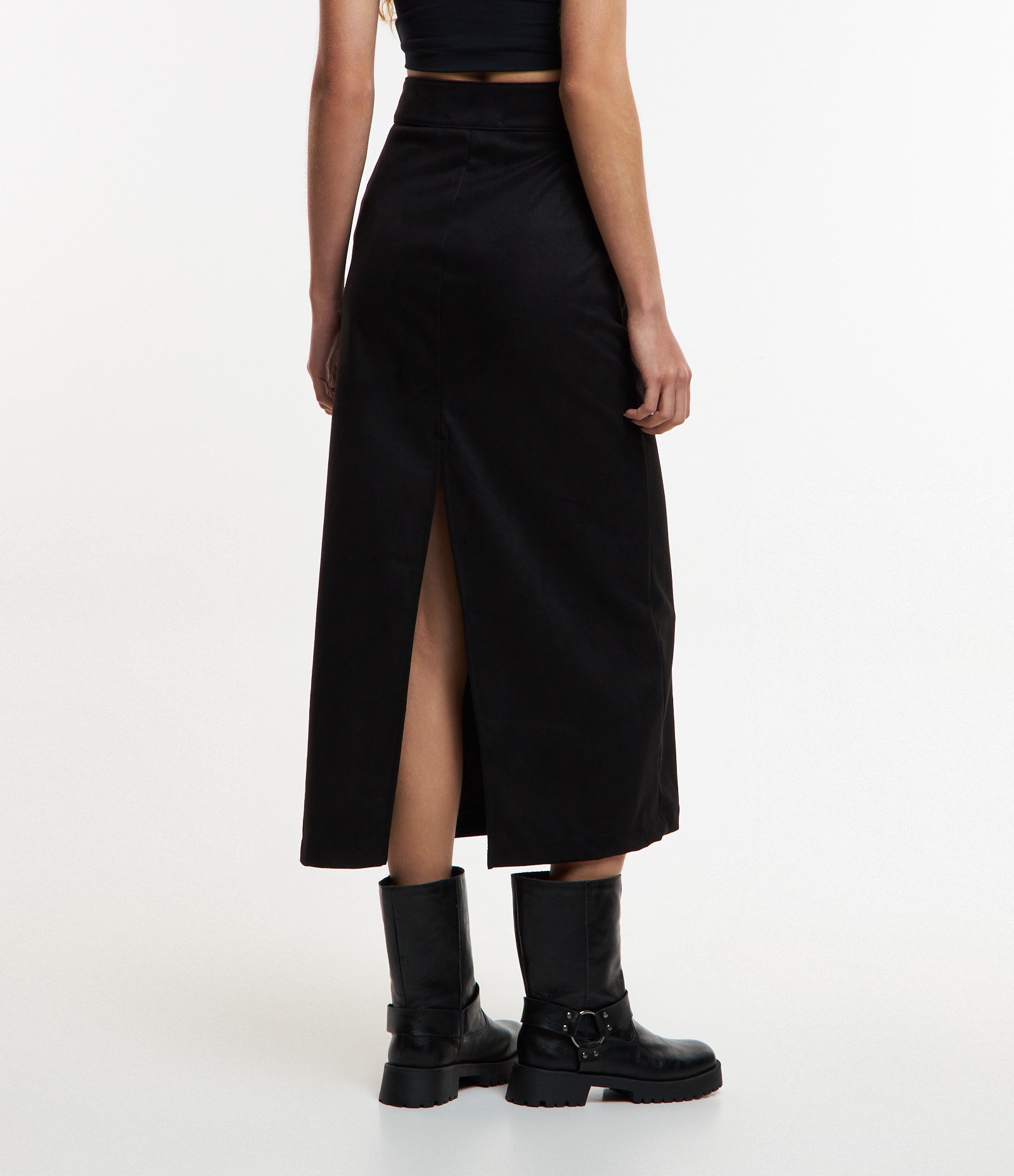 Saia New Midi em Suede com Cós Alfaiatado e Bolsos Preto 3