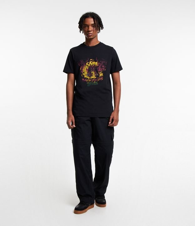 Camiseta Regular em Algodão e Estampa RPG Dungeons and Dragons