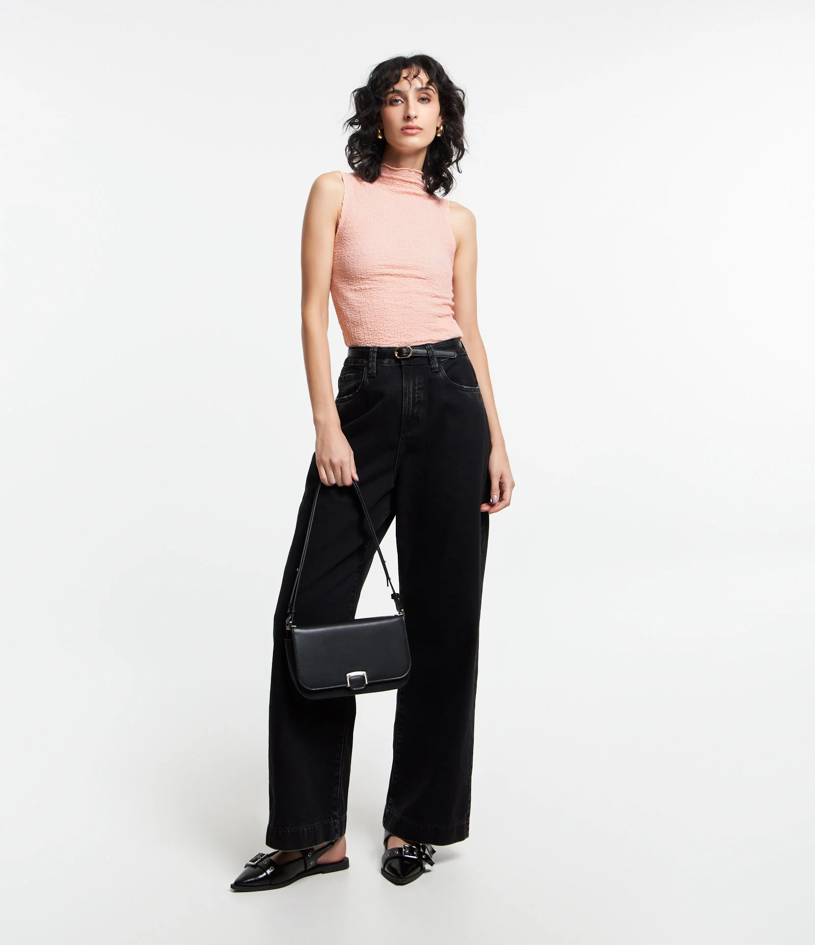 Blusa sem Manga em Tecido Texturizado com Golinha Alta Rosa Claro 2