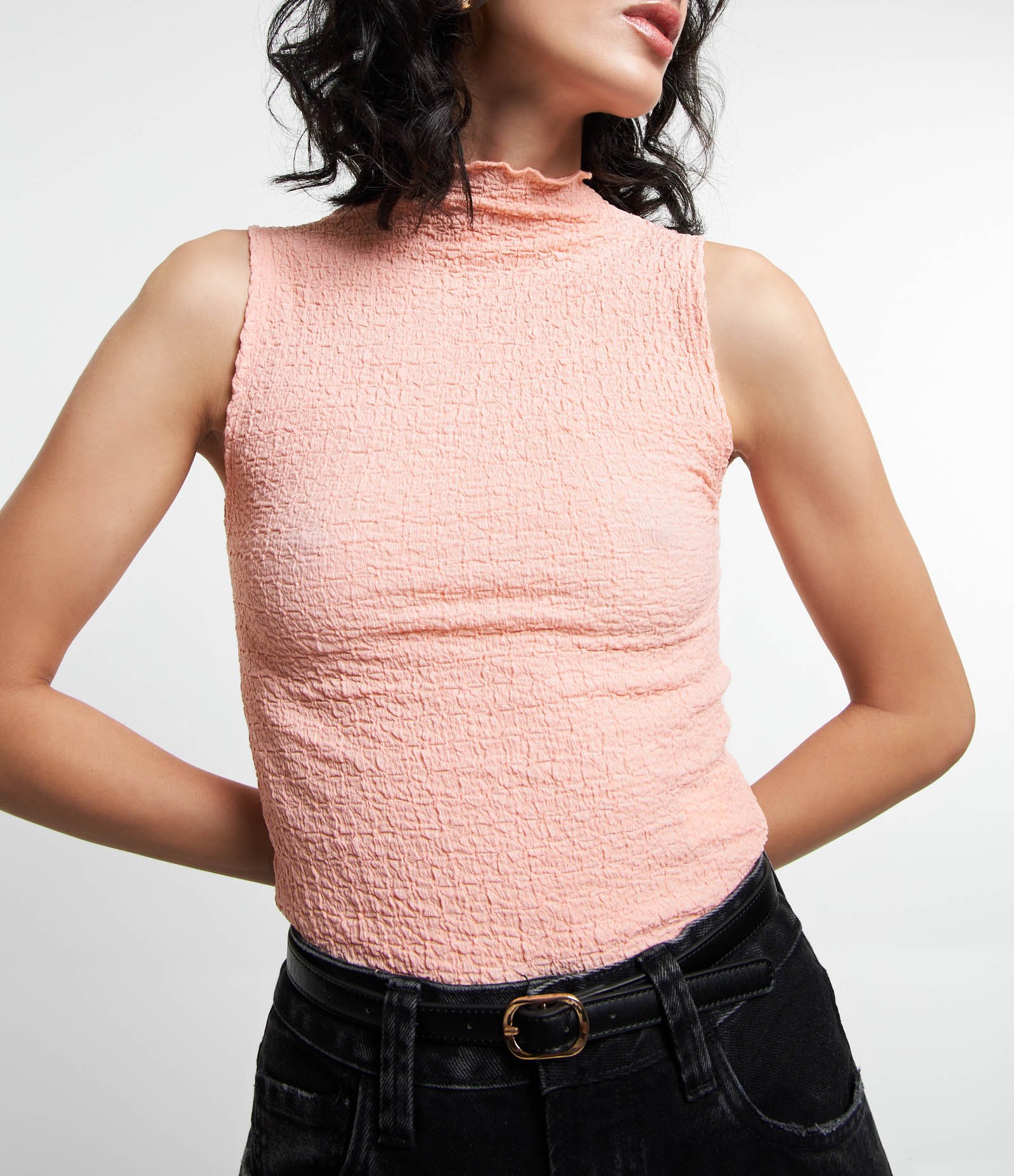 Blusa sem Manga em Tecido Texturizado com Golinha Alta Rosa Claro 5