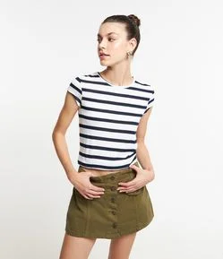 Blusa T-shirt em Meia Malha Listrada