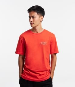 Camiseta Comfort em Algodão e Lettering Dope