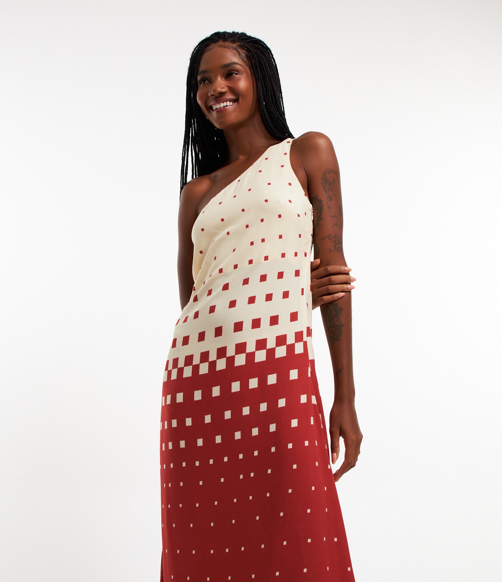 Vestido New Midi em Viscose com Um Ombro Só e Estampa Quadriculada Vermelho 2
