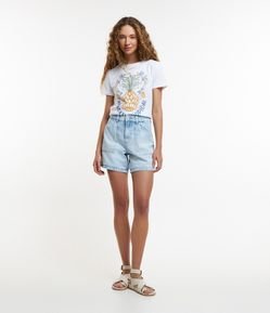 Short Mom em Jeans com Bolso Carpinteiro e Barra Dobrada